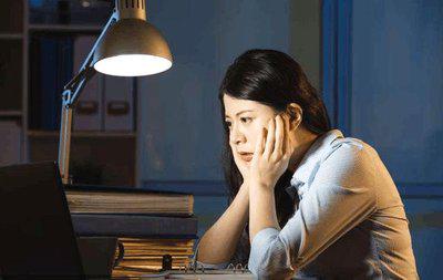 無名可取 为什么董明珠说“不服从加班可以离开”，结果引起什么反弹了？