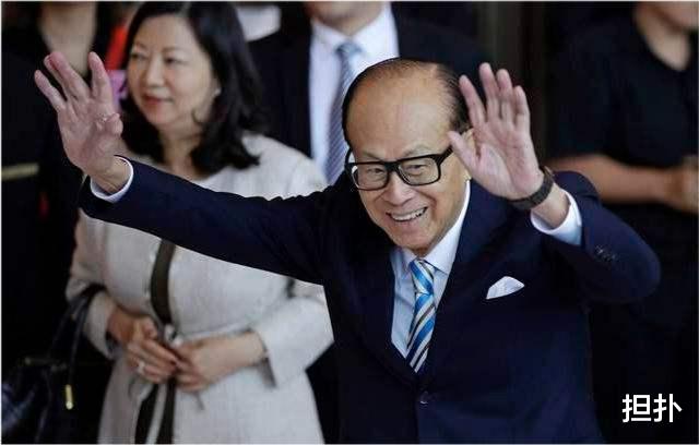 李嘉诚|弟弟是百亿富豪，大儿子更是千亿富豪，小儿子却是一个普通人而已