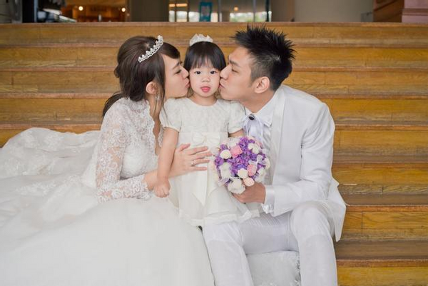 卓依婷|40岁卓依婷冻龄似少女，被传去世二十多年，嫁圈外人女儿已7岁