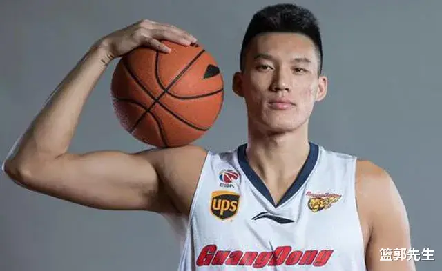 易建联|易建联现身全明星赛,被问及何时可以复出?他积极地回应了