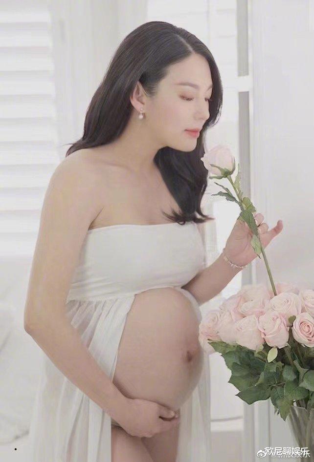 禹司凤|杨天真辟谣张雨绮代孕传闻，晒怀孕美照，网友：只有霍思燕没辟谣了
