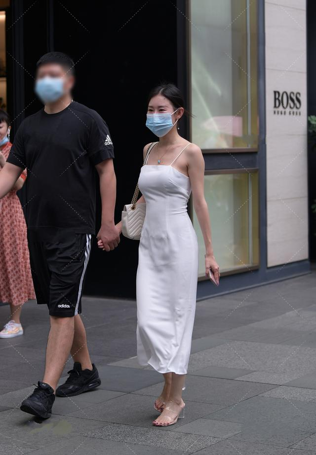 穿衣搭配|时尚大气修身裙穿搭，简约大气，发量少前千万不要梳低马尾