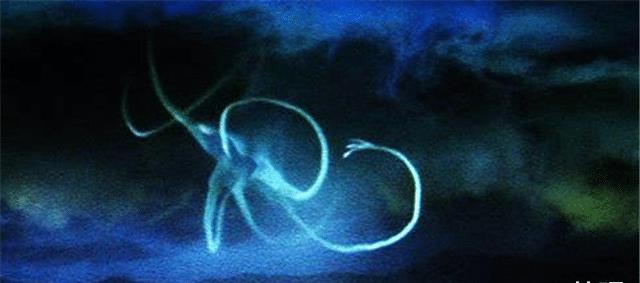 神秘异象!巴西出现魔幻色彩的一幕:传说中的大气生物?