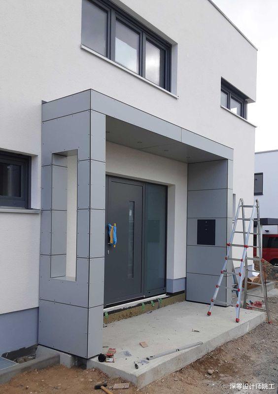 别墅不妨选择这样设计，入户门搭配门廊设台阶，提升整个住宅的档次感