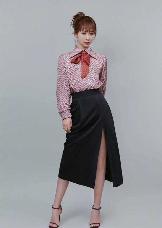 猫姐穿搭经|6月女艺人商业榜杨紫夺冠,穿半身裙亭亭玉立,又美又努力真讨喜