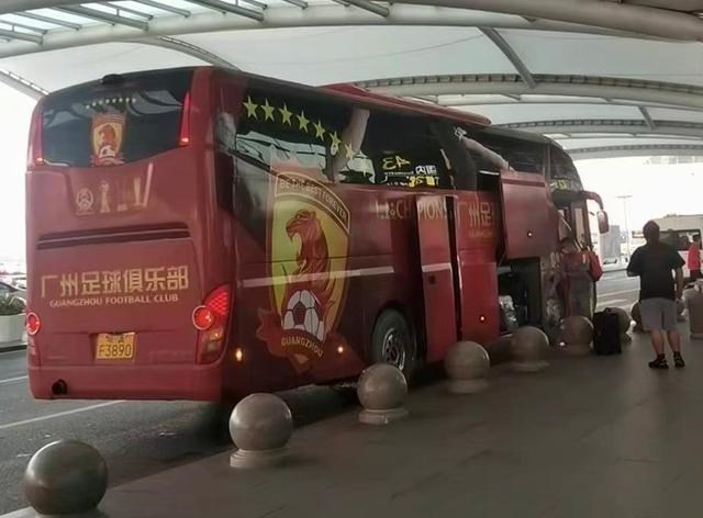 嘟小薯 广州恒大一线队仍未集结，球队资金已枯竭，有人想要离队！
