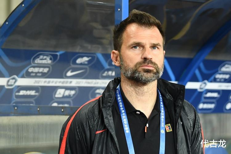 上海海港|三大皆空！上港雙亞王背后：轉(zhuǎn)會失敗，球隊老化，無王者氣質(zhì)