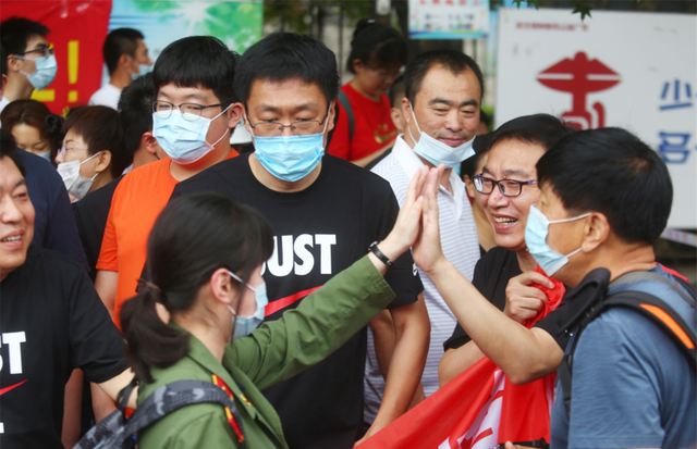 家有二宝育儿|2021年高考，这4件事登上热搜，引起了大众的巨大争议和愤怒