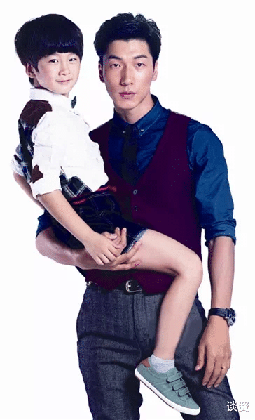 张亮|张亮带前妻回家,两人似连体婴儿,14岁天天成网瘾少年