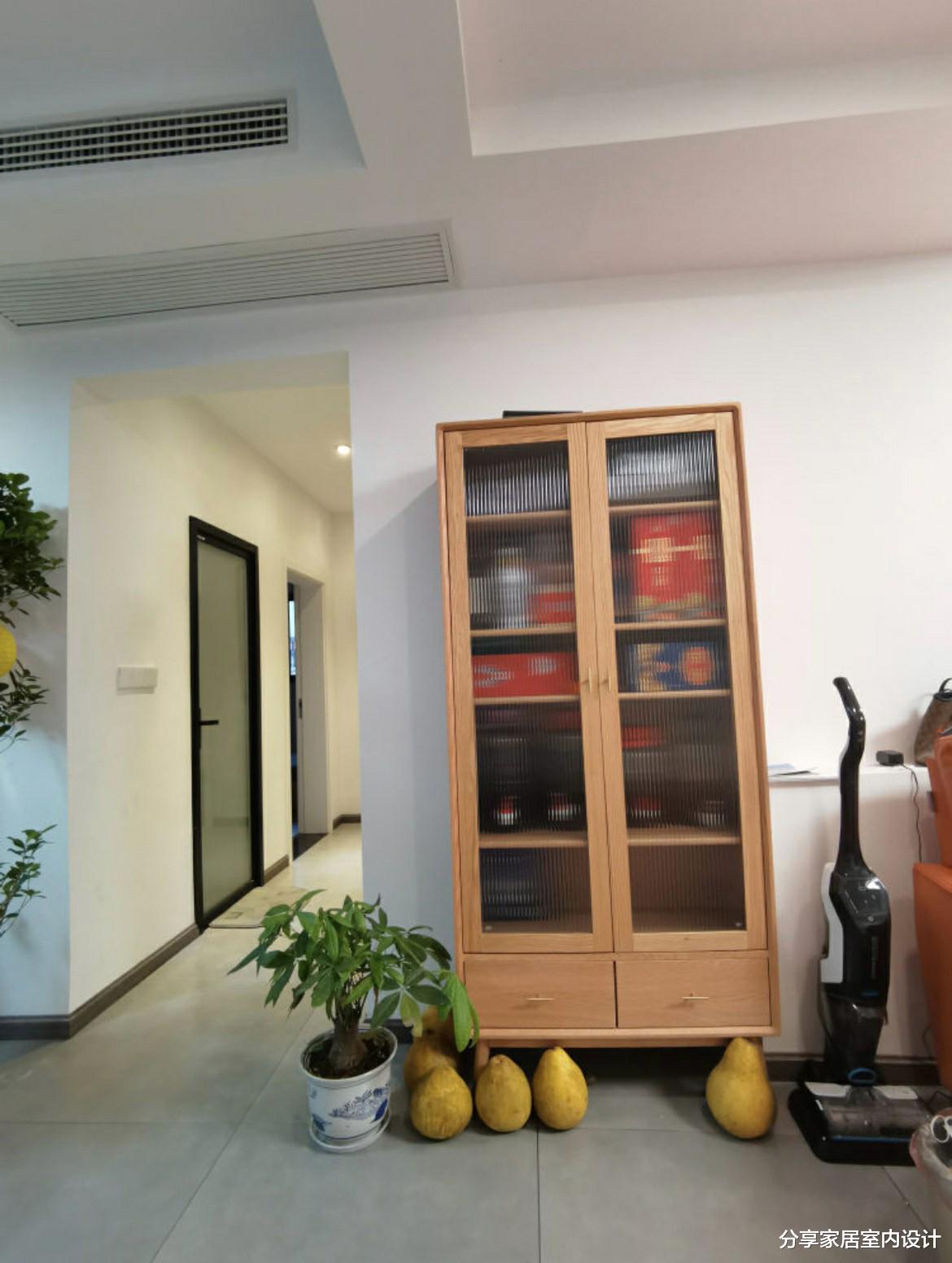 她家买二楼新房赠送80平露天超大阳台，真的是赚大了，让人羡慕！