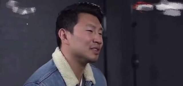 尚气|美国大片《尚气》男主辱华，称父母从小灌输：我们吃不饱穿不暖