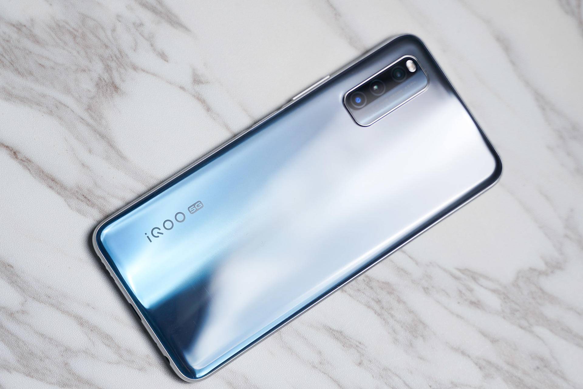 天玑1000plus|iQOOZ1测评：天玑1000Plus能否扛住硬核大旗