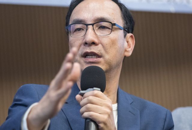 仗着美国撑腰频频挑衅?解放军发出最强音,“随时能战”一夜爆火