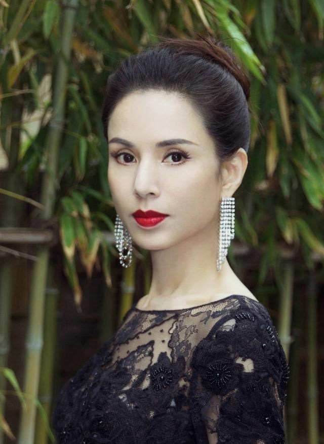 李若彤|如何评价李若彤的长相？