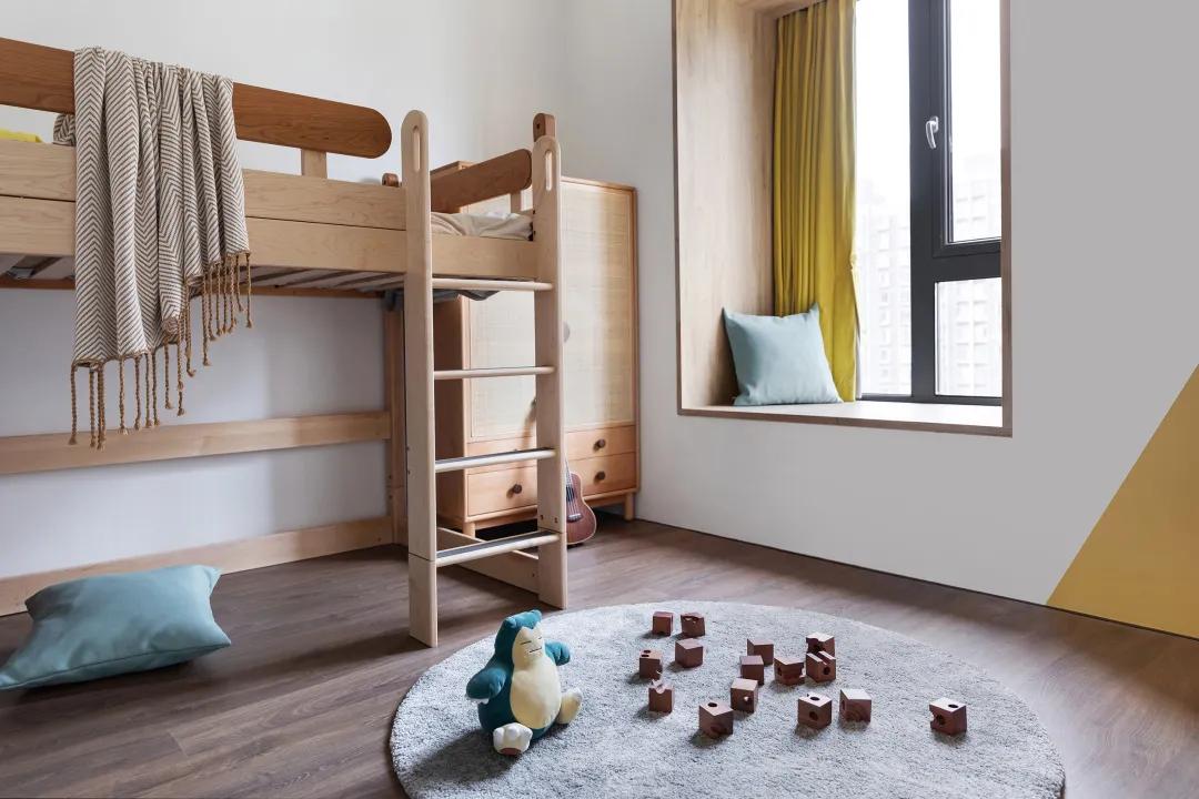 96㎡旧房翻新，极简原木风温馨舒适