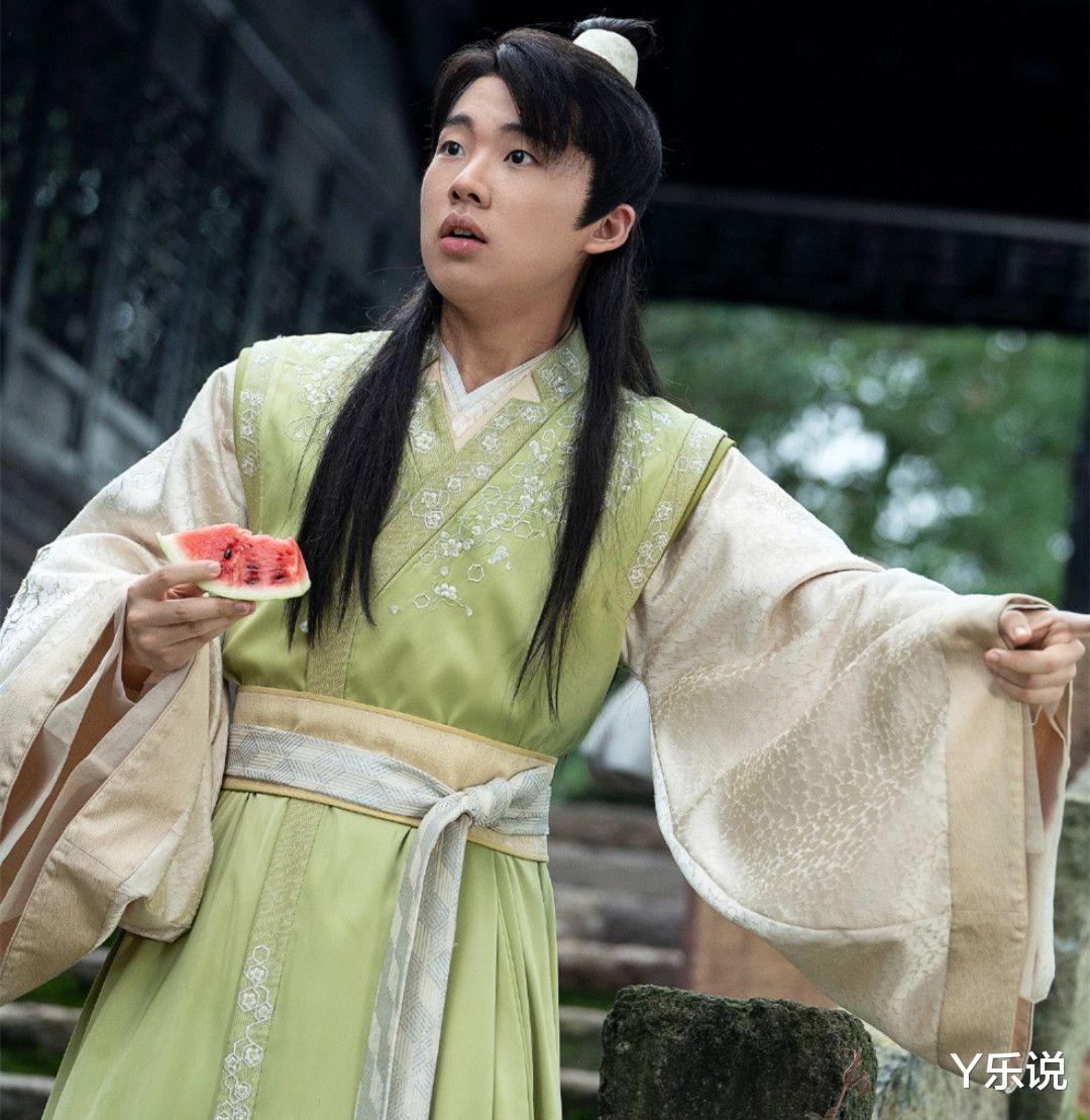 郭麒麟|郭麒麟背了对赌协议？曝其被资本强行推出，很多工作身不由己