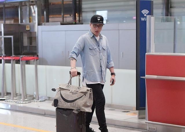 清浅微笑的我|华少不是主持人吗？怎么跑去当记者了