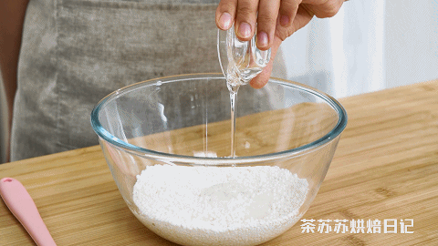 茶苏苏烘焙日记|百年宫廷秘方！在家一拌就搞定，又软又糯贼过瘾！