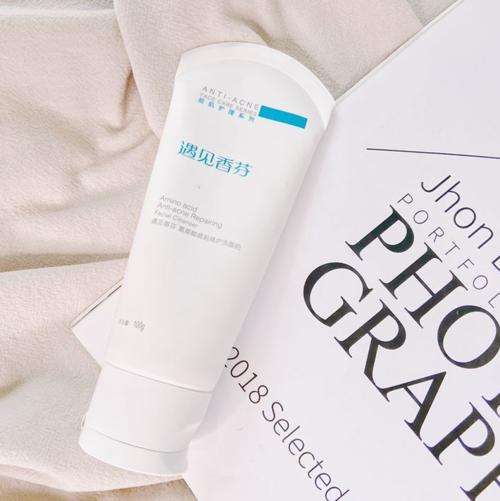 护肤品|超市里“不起眼”的几款护肤品,穷人看不起,有钱人却成天用