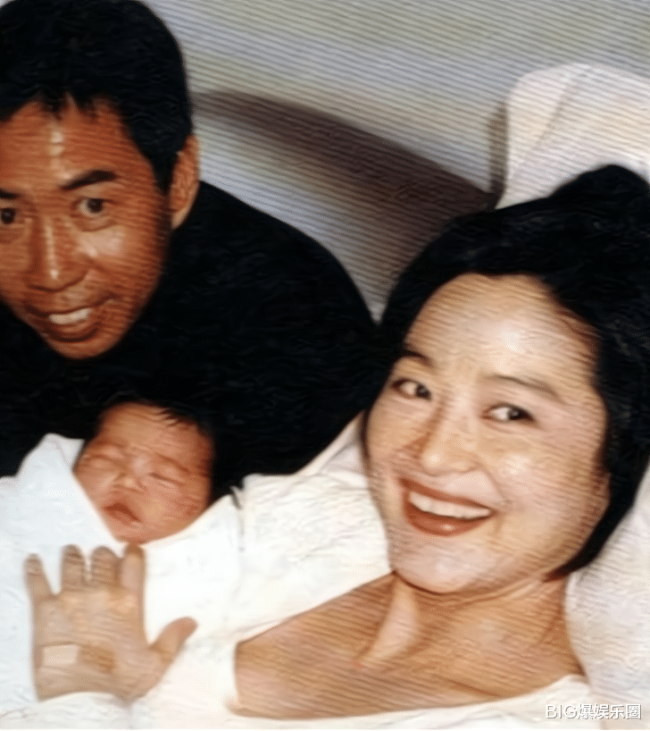 古巨基|古巨基花百万生娃，妻子51岁挑战生育极限，儿子像谁