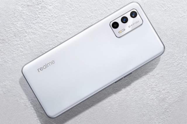 高通骁龙|全系玻璃机身、定制天玑1200芯片：真我GT Neo 2T跌破双11价格