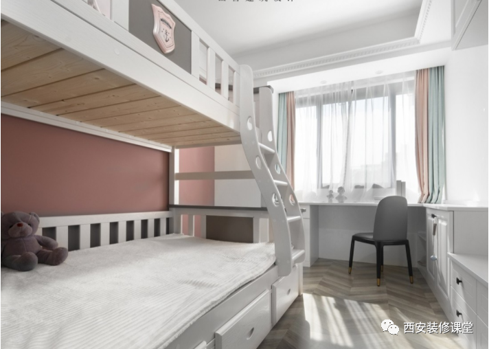 |卧室有个落地窗，能怎么利用？