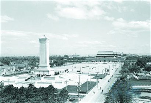 人民英雄纪念碑|94吨的人民英雄纪念碑：仅碑心石就让七千人用了7月，用黄金132两