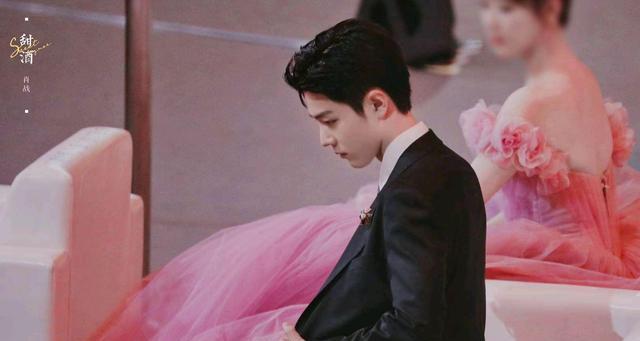 肖战|肖战代言眼镜，一小时销售额超过去年总额，打脸蔡徐坤和baby