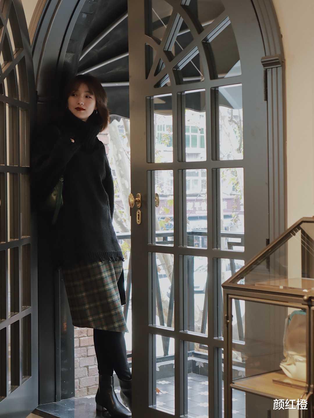 颜红橙 今年冬天裙装怎样选?码住这些高腰开叉裙,时髦精致又有气场