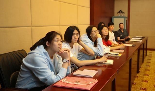 英超|深度解析：天津女排超豪华阵容，各位置配置为顶级，外援是及时雨