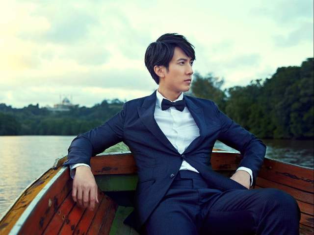 吴尊|身价上亿，当红回归家庭，独宠初恋25年，今一家四口同框画面温馨