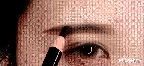 时尚好物官|女生再忙也别忘:出门尽量化“淡妆”,教你正确步骤,简单又美丽