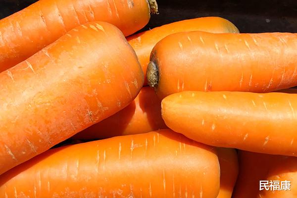 肝脏|秋季养肝应该怎么吃?肝不好的人,6种食物不妨多吃,养肝又护肝