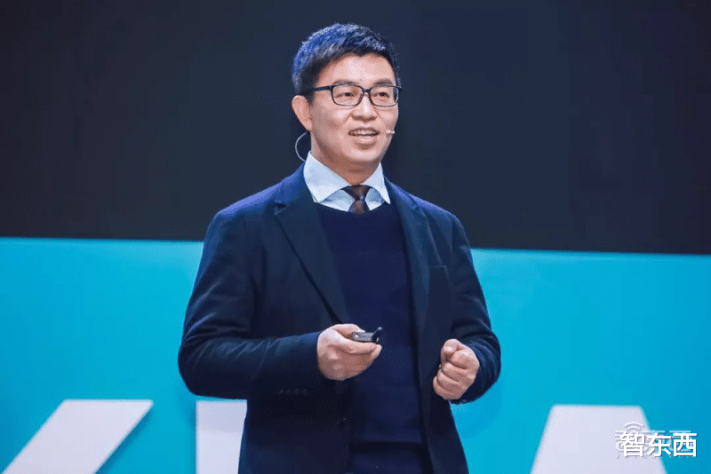 汽车|五年四次迭代，优必选首发Walker X，人形服务机器人商业化再提速