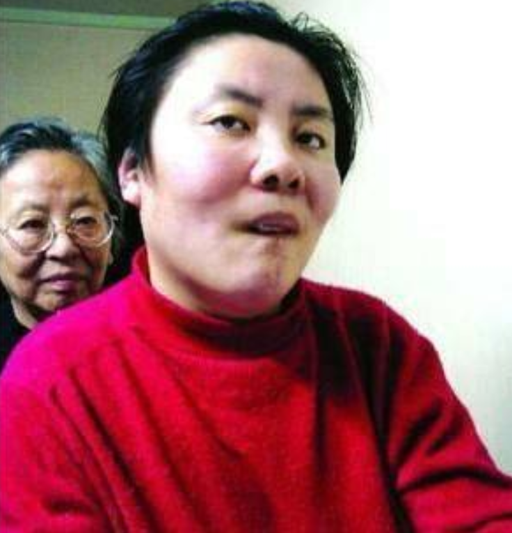 1994年,清华学霸朱令,惨遭室友投毒,如今48岁的她怎样了?
