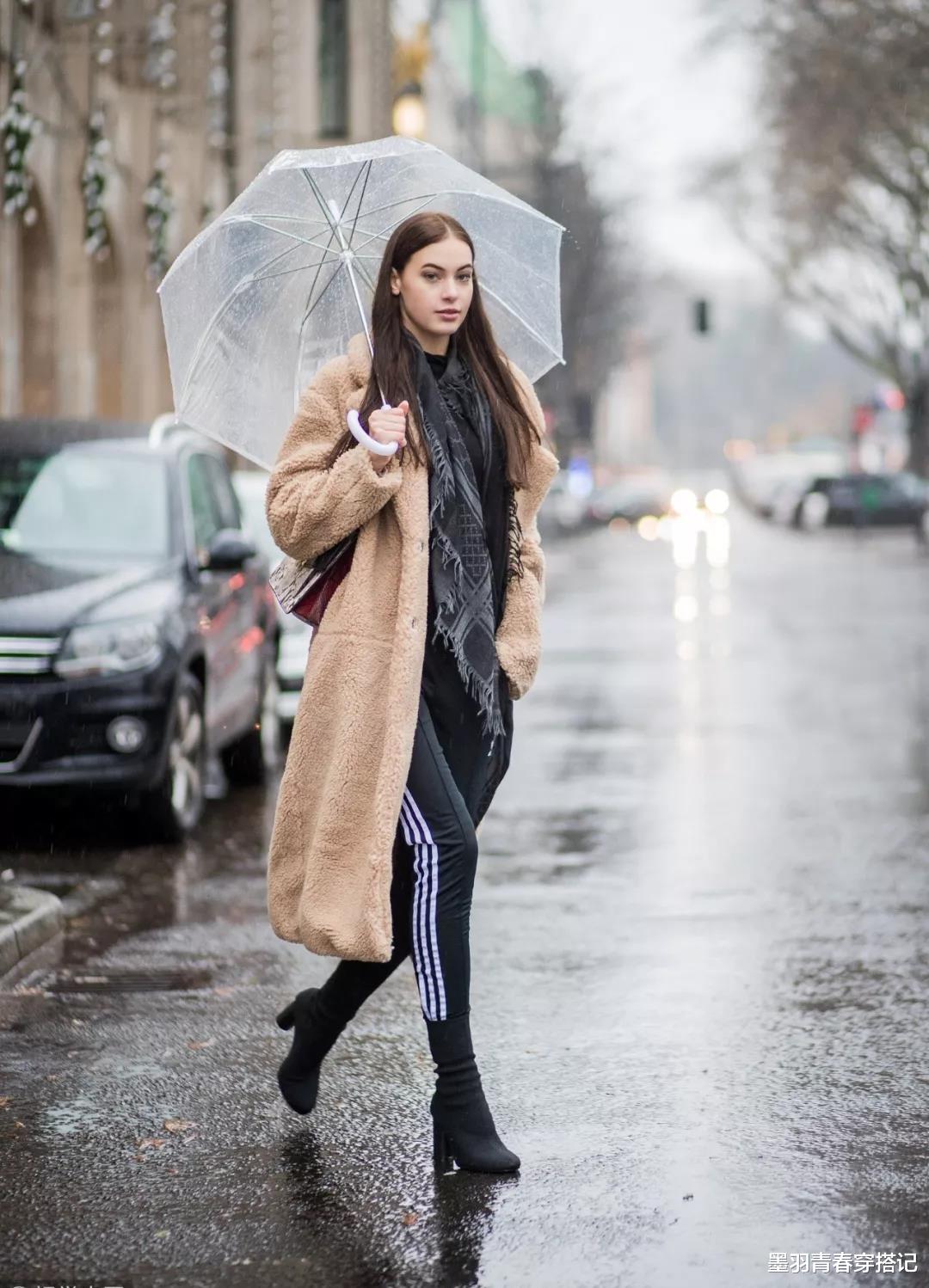 墨羽青春穿搭记 拜托，运动裤别再搭运动鞋，今年流行“运动裤+靴子”，显高显瘦