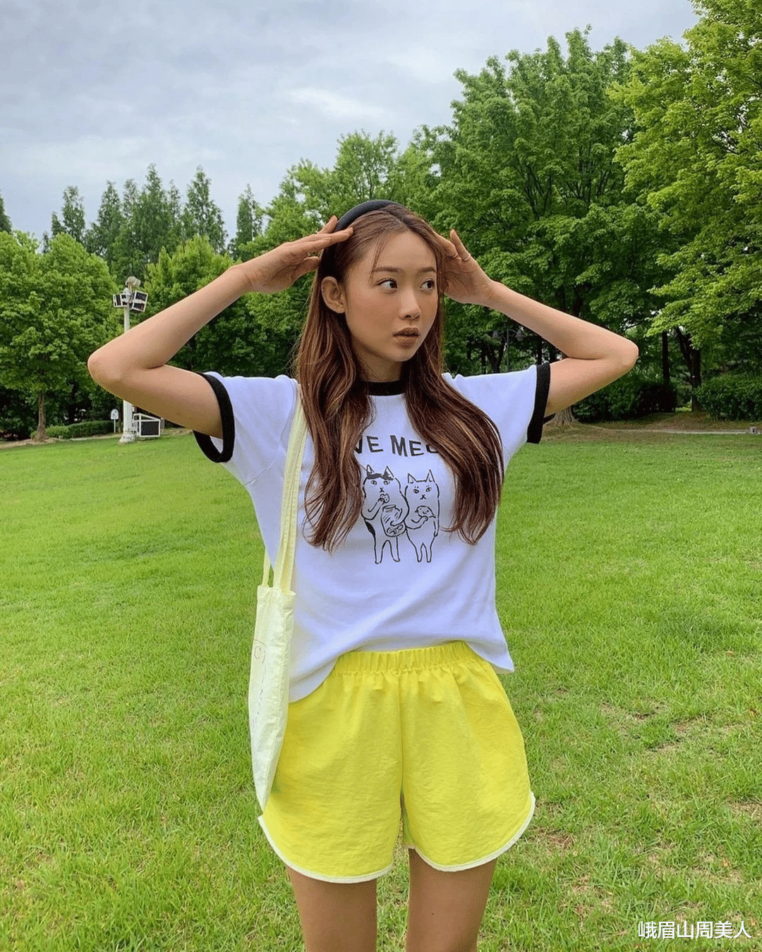 峨眉山周美人|别只会穿中性风了！今夏流行“运动风”，时髦舒适，关键还显瘦