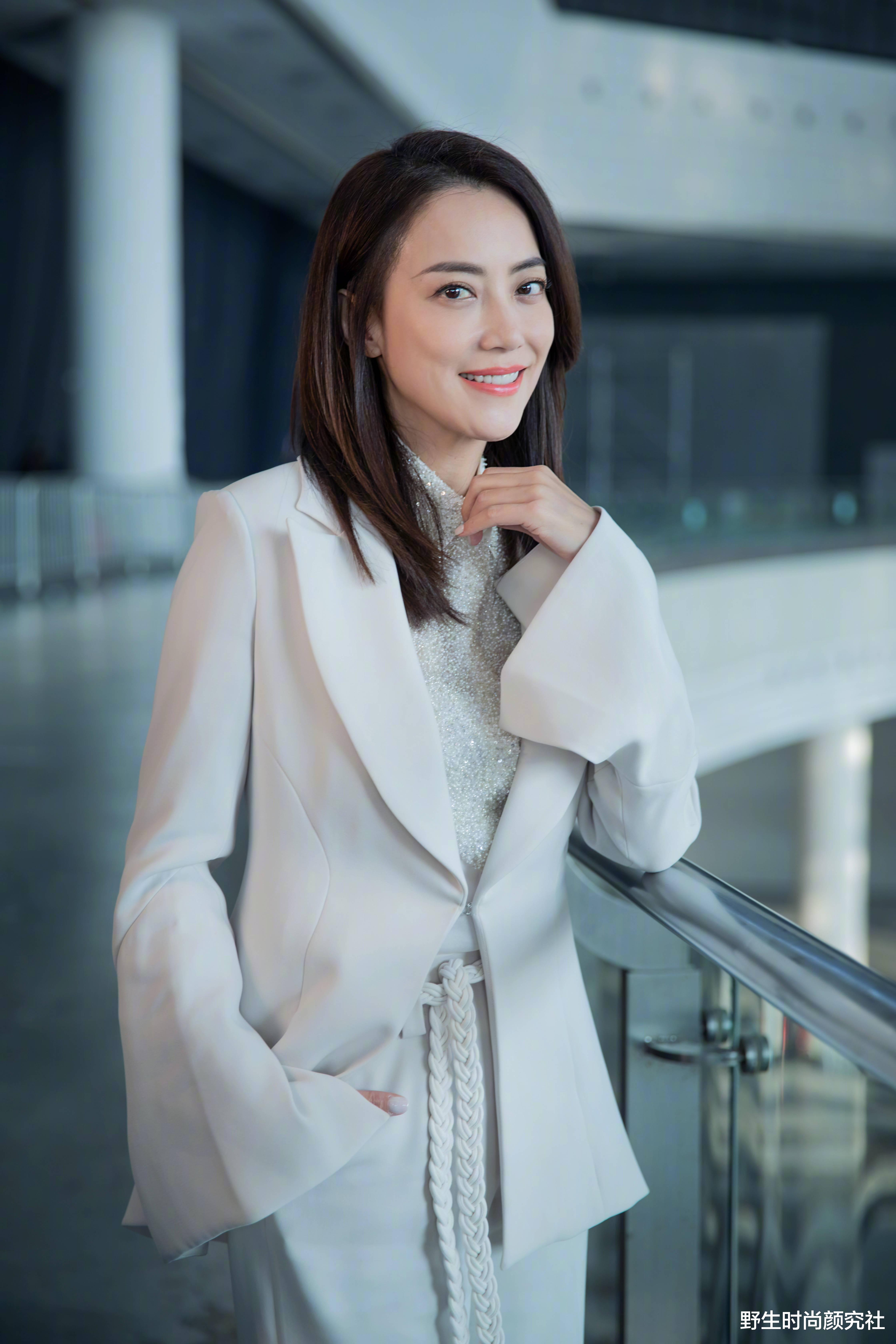 霍汶希|她比她旗下女艺人都美吧？