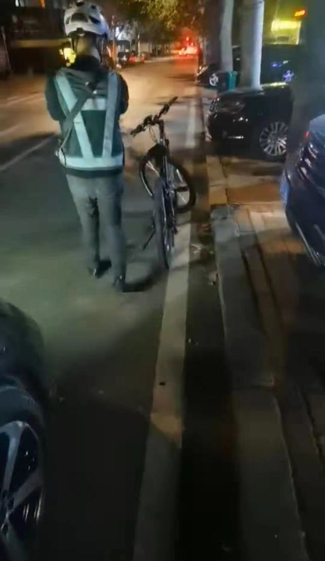 代驾 懵了！男子叫代驾骑手赶到后发现竟是山地自行车