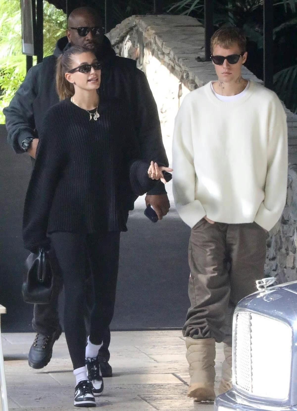 周迅|比伯真是捡到宝！娇妻海狸身材火辣衣品好，夫妻合体出街回头率高