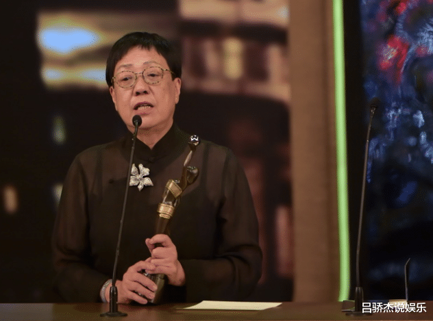 古装剧|许鞍华因《第一炉香》被质疑，却不知她一生奉献给电影，一生未婚