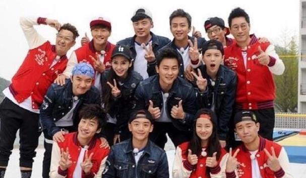 金樱妈妈|王嘉尔为遮纹身花样百出,38度高温穿冰袖,范丞丞方式却简单粗暴