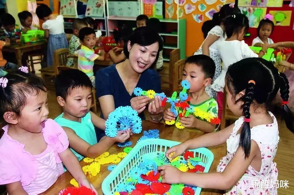 锦鲤妈咪|若想孩子在幼儿园不受委屈，少不了4个必要条件，大人别忽视