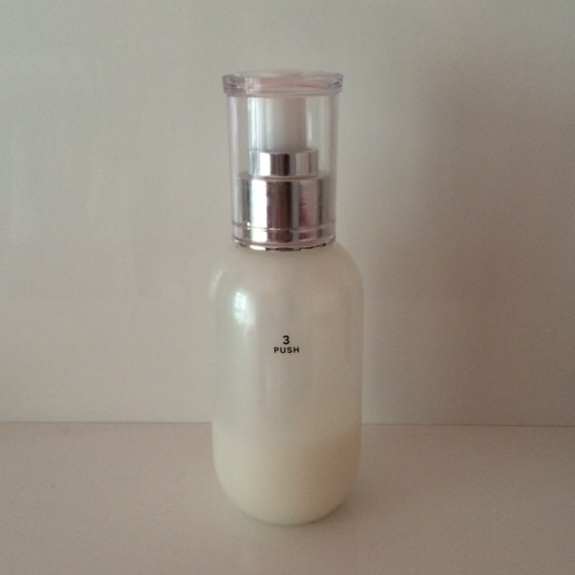 痘痘 乳液推荐：美白淡斑、活肤焕肤，减少肌肤油光现象，保持清爽状态