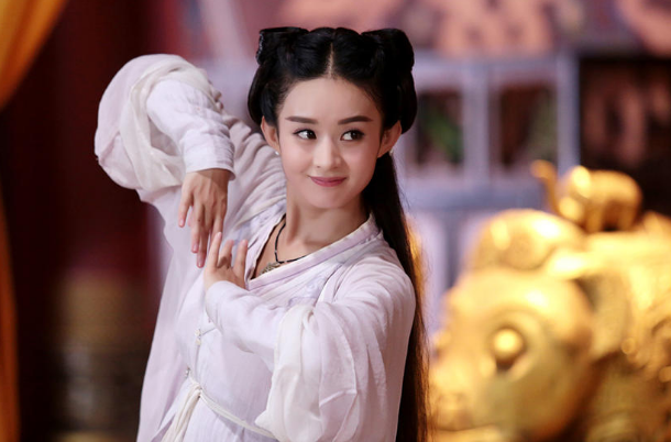 花千骨|因演《花千骨》被网暴退圈：赵丽颖一夜成顶流，却毁掉了14岁的她