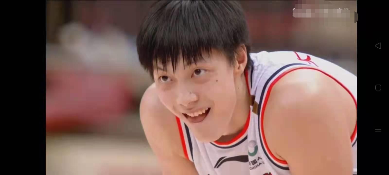 胡明轩|胡妈妈泪崩,23岁胡明轩收获FMVP,他能获得多少奖金?