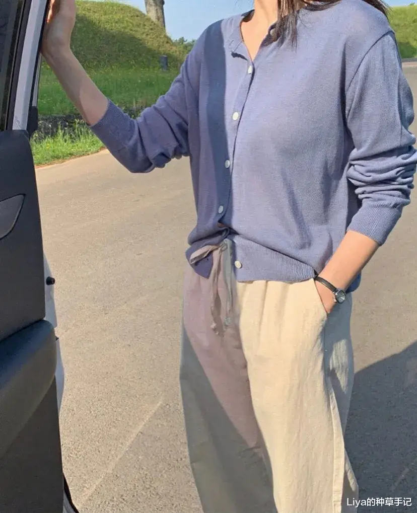 Liya的种草手记 初恋粉 + 雾霾蓝，谁穿都很时髦
