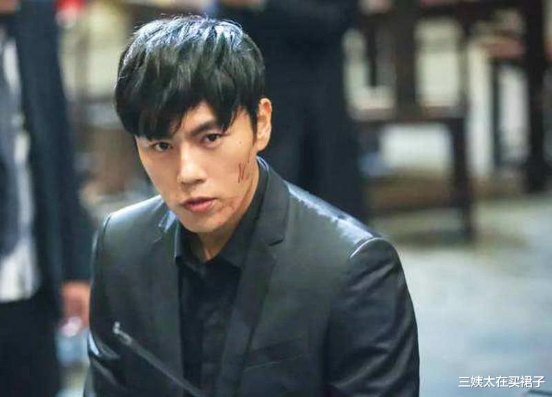 秦昊|全校成绩最好却没钱去戛纳，同学章子怡借鞋子！因为钱气哭伊能静