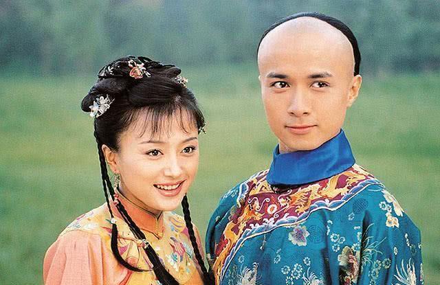 小燕子|小燕子和知画，谁是妻谁是妾：你看她们分别是啥时辰拜堂成亲？