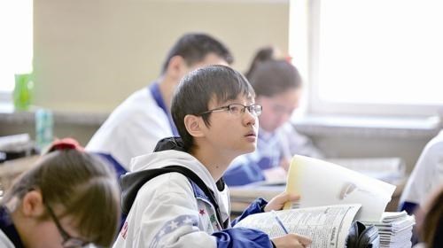 90后宝妈经验|英语高考降为副科，物理和历史或将升为“主科”？学生表示很支持